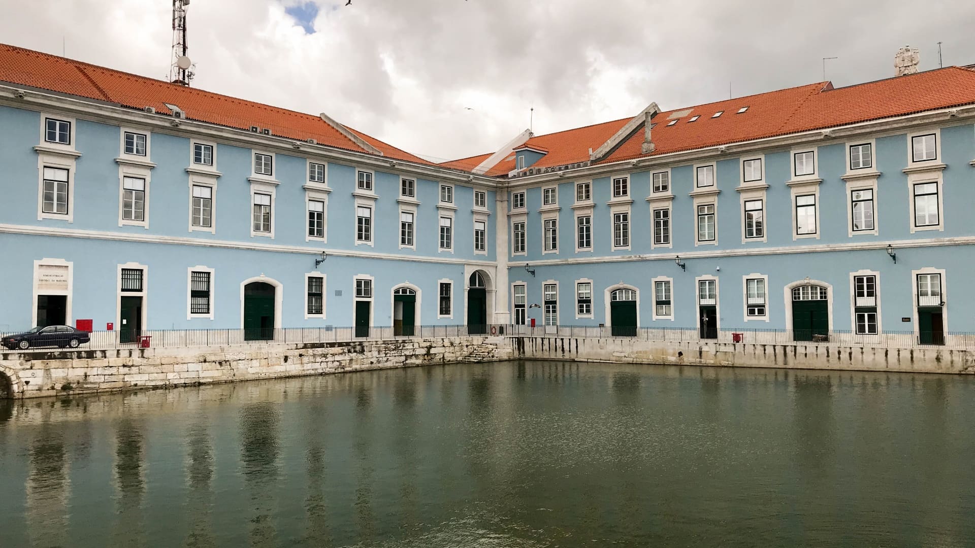 Ministerio-da-Defesa-Nacional-da-Marinha-Praca-do-Comercio-Ala-Oeste-1